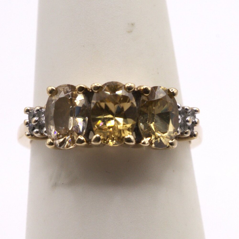 10KT GOLD YELLOW ZIRCON RING - Picture 3 of 11